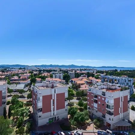 Appartamento Jadran With Balcony And Parking Garage