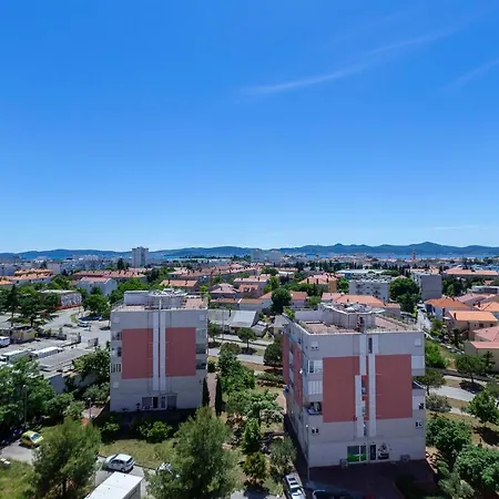 Jadran With Balcony And Parking Garage