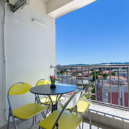 Jadran With Balcony And Parking Garage * Zadar