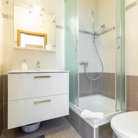 Apartment Jadran With Balcony And Parking Garage *