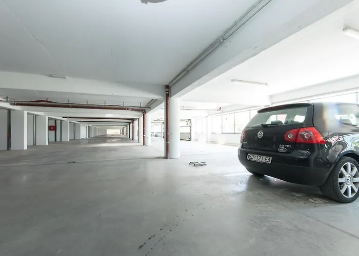 Jadran With Balcony And Parking Garage * 자다르