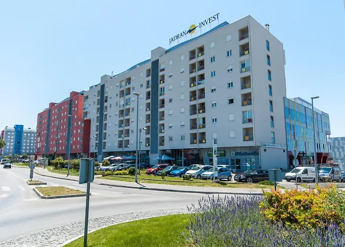 Jadran With Balcony And Parking Garage Апартаменты *