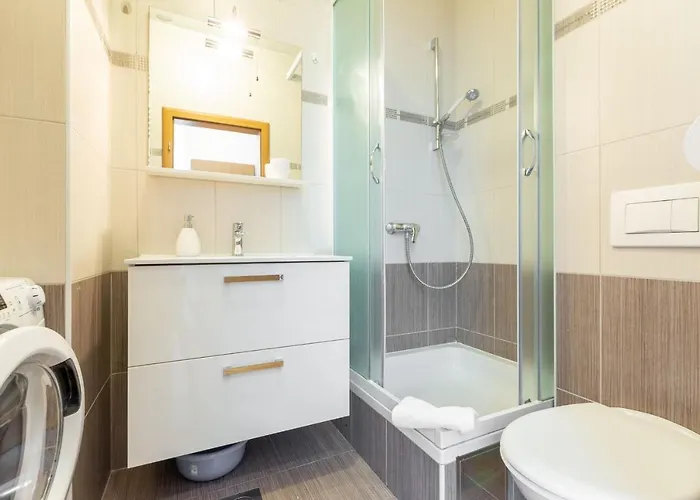 Апартаменты Jadran With Balcony And Parking Garage *