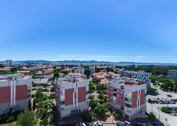 Apartment Jadran With Balcony And Parking Garage